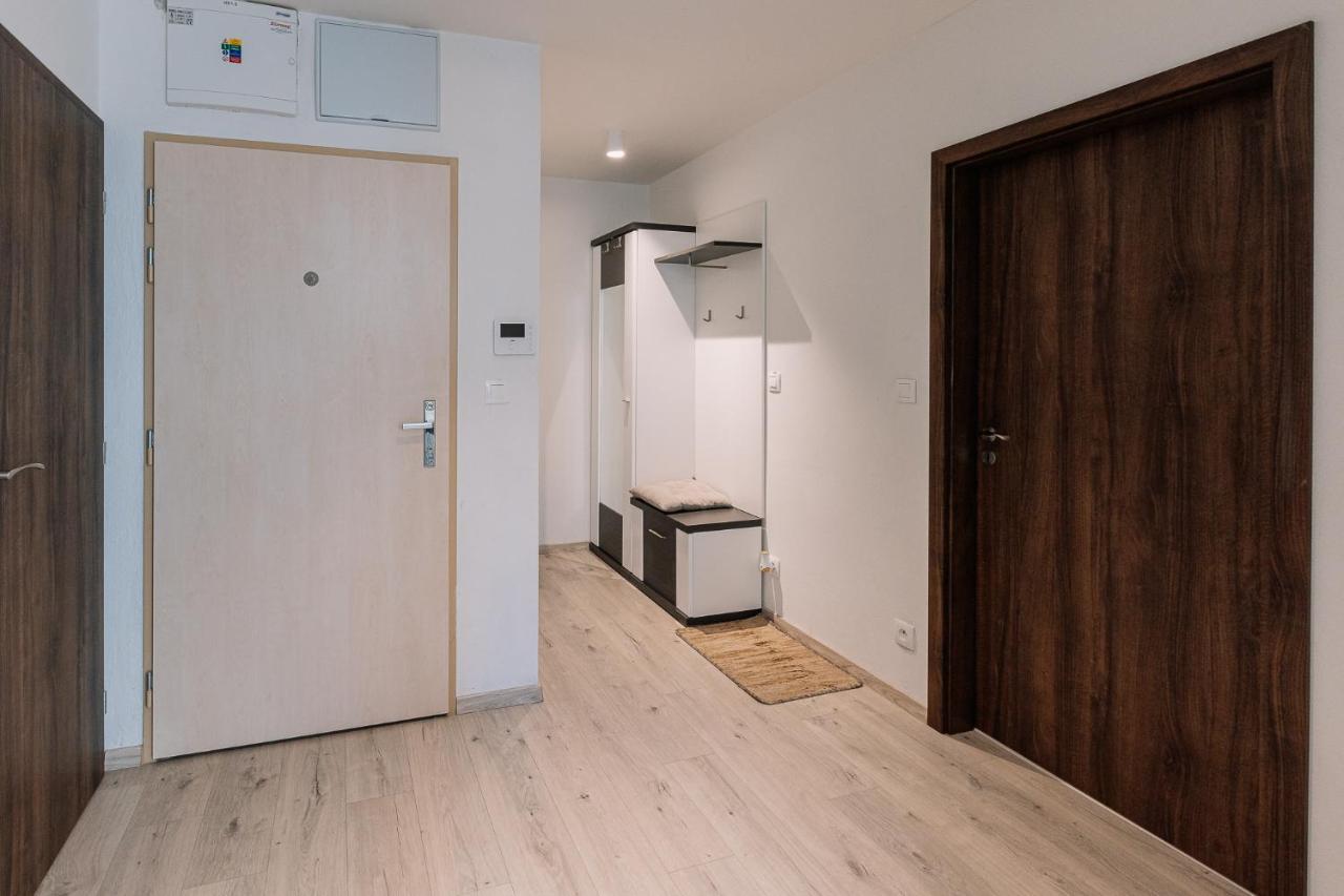 Skau 1 Old Town Family & Business Apartment Free Parking Bratislava Exterior photo