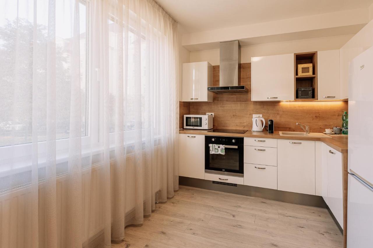 Skau 1 Old Town Family & Business Apartment Free Parking Bratislava Exterior photo